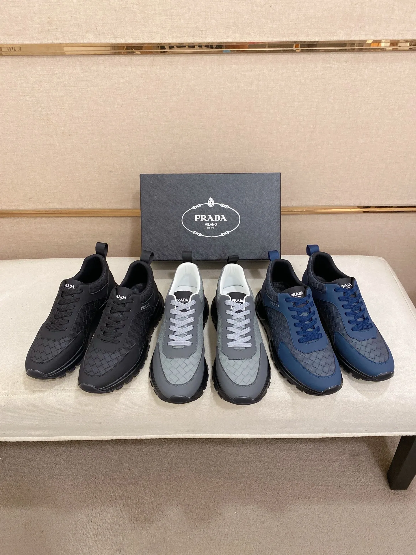 Men's men's shoes💰: 440💰[Prada～Prada] Trendy new styles are on the market. Same style as the official website. Counter quality. Original version. [Strong] [Strong] Imported selected first-layer cowhide. Comfortable and breathable sheepskin lining, fine workmanship, upper layer made of 100% pure cowhide, original last shape, comfortable on the feet, shoe sizes 38 to 44